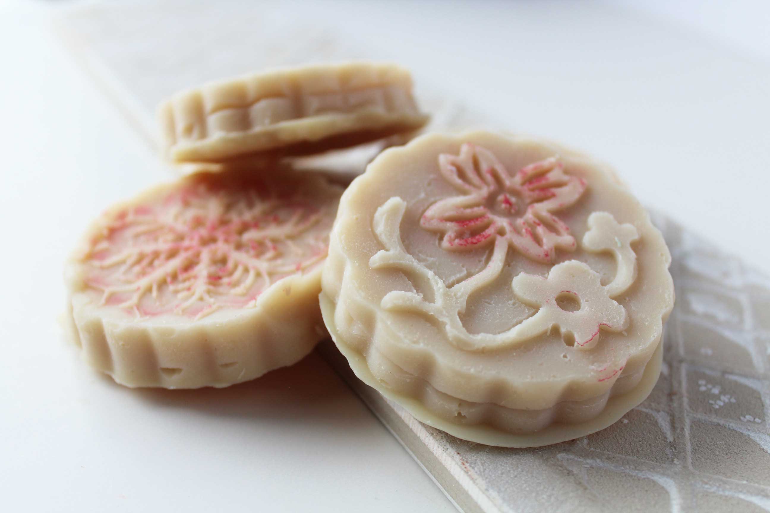 apple cinnamon round guest soap bar