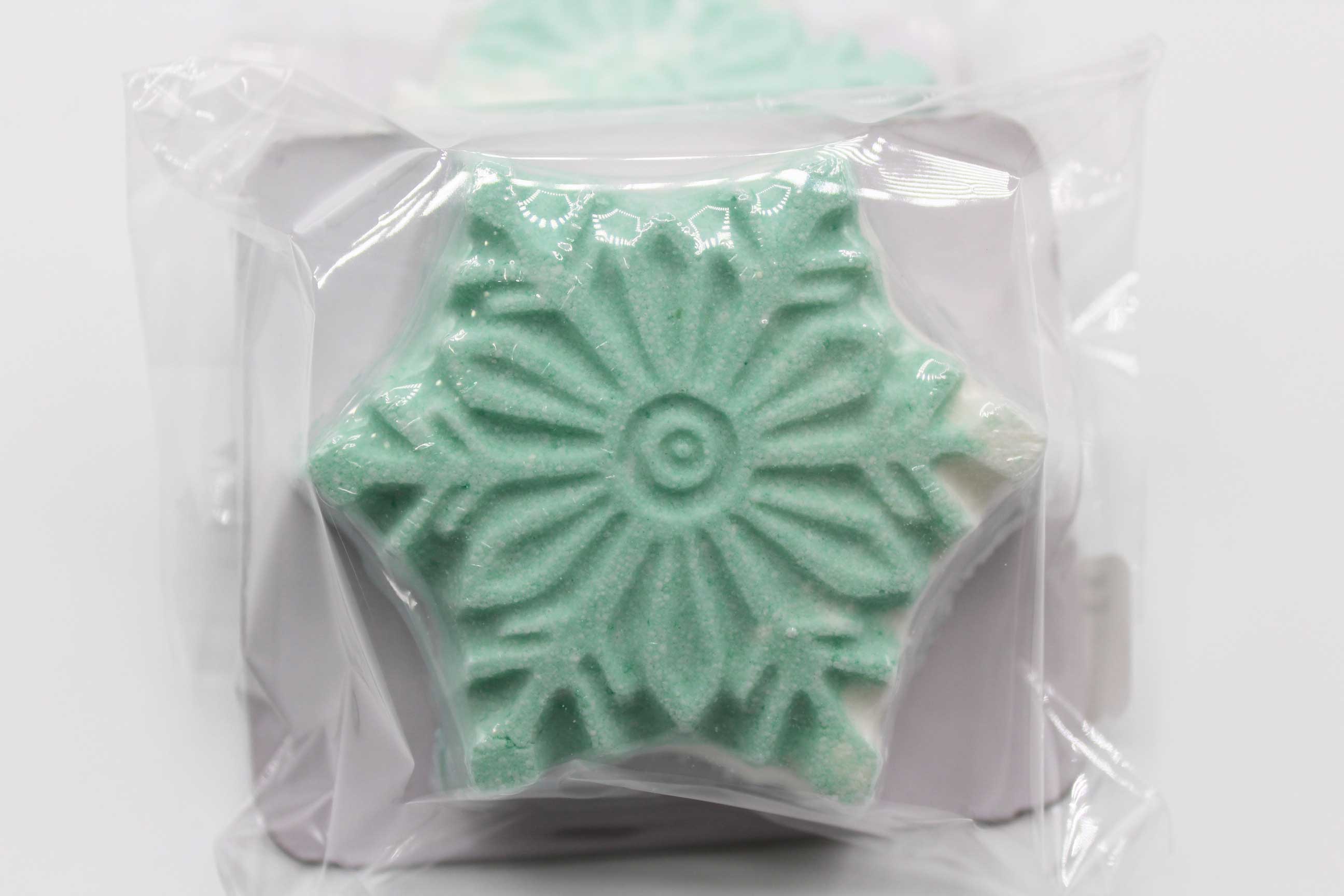 Bath bomb Snowflake rosemary mint 1