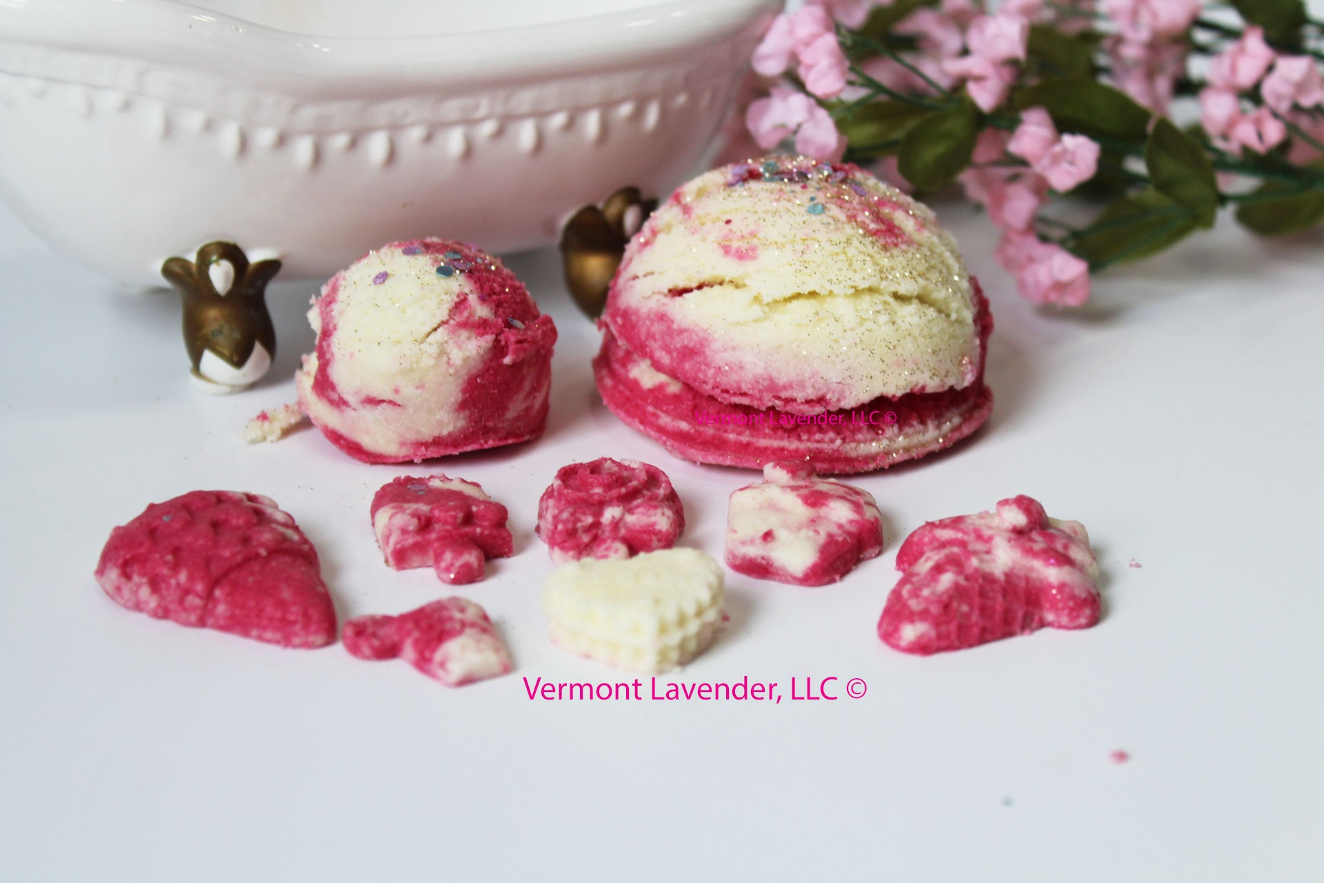 Bubble bars Dark pink colored  - Small and Large scoops with ice cream themed bubble bars Raspberry Jam scent by Vermont Lavender