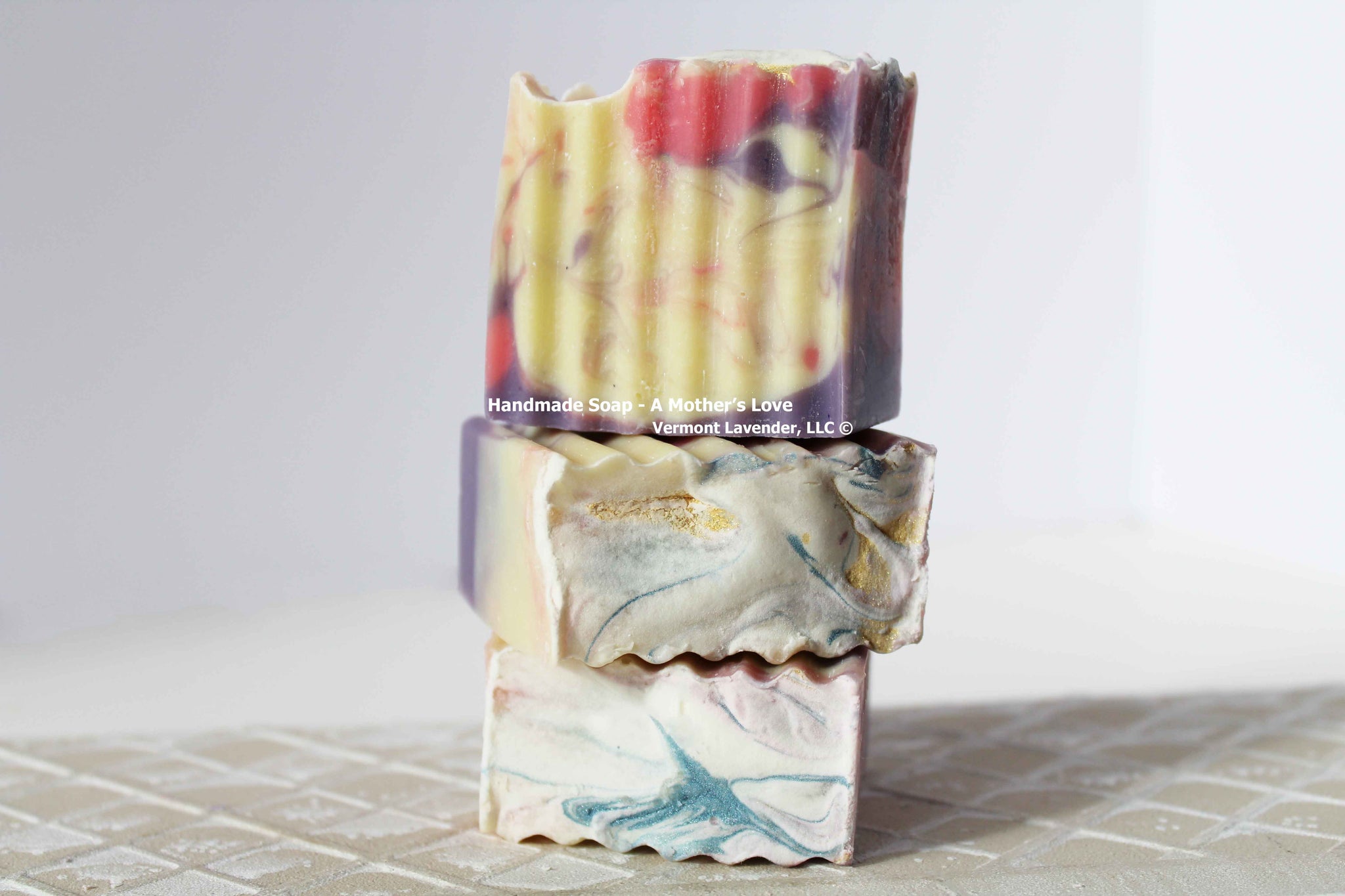 Floral Love | Purple Waves Soap | Small to Medium | Daisy/Vertical Soap Box