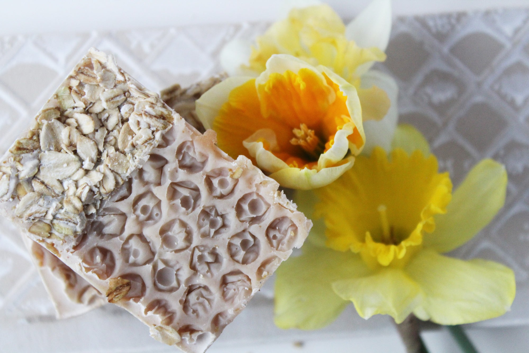 Oatmeal milk honey fragrance scented honey chunky soap bar Vermont Lavender